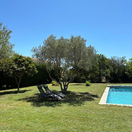 Studio En Provence Avec Piscine La Barben Екстериор снимка