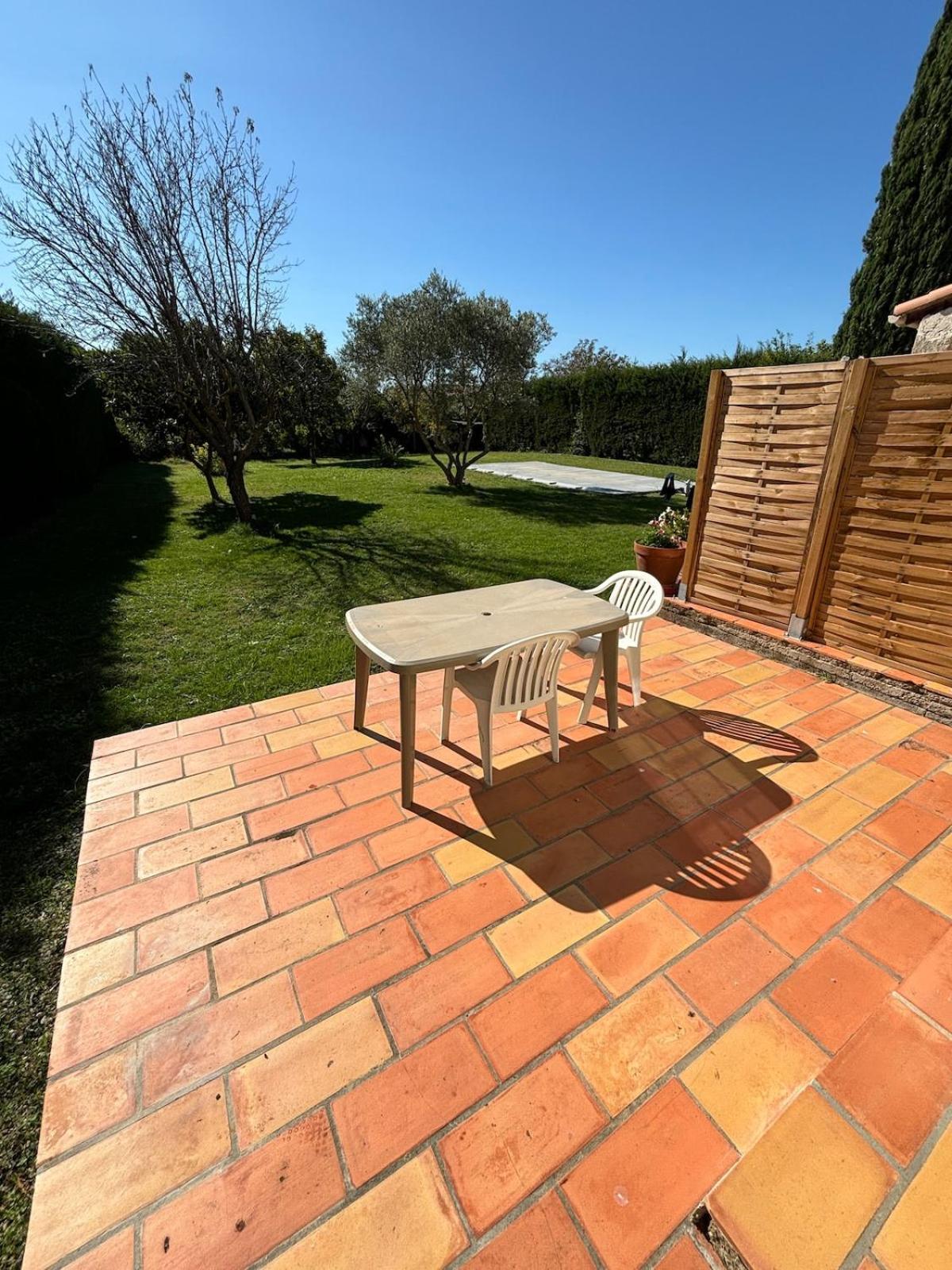 Studio En Provence Avec Piscine La Barben Екстериор снимка