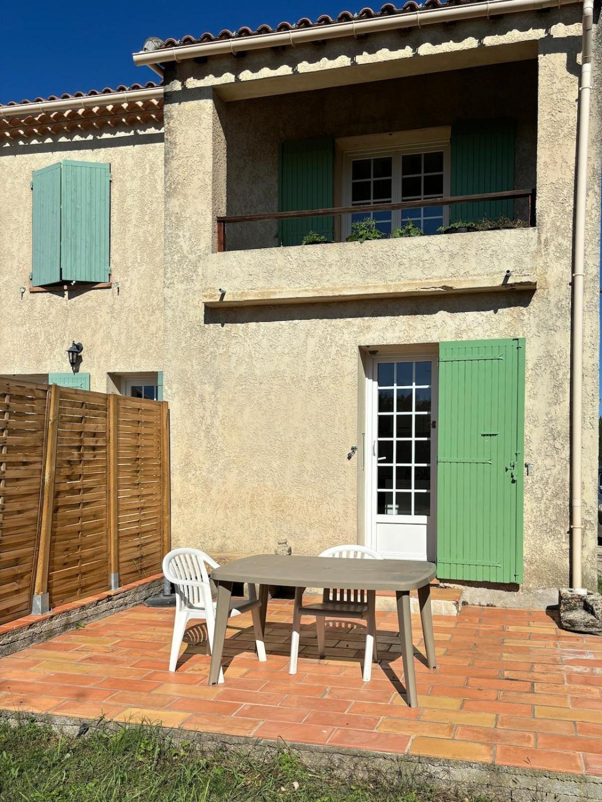 Studio En Provence Avec Piscine La Barben Екстериор снимка